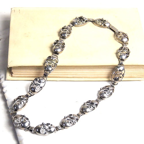 ERIK JUUL BUSCH デンマーク クラシカル　リーフネックレス