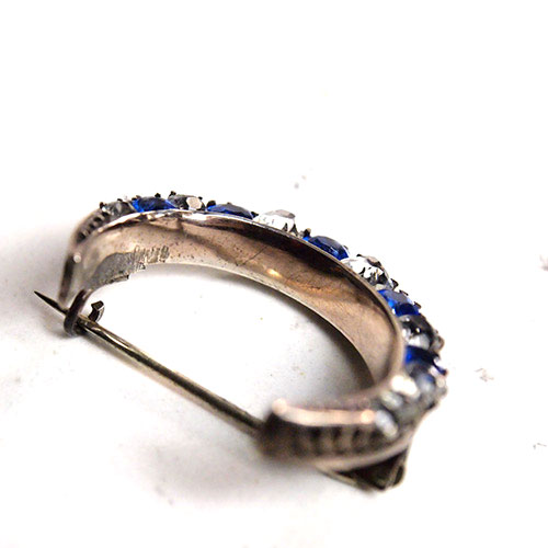 ヴィクトリアンシルバー　ブルー＆クリア　ペーストクレセントブローチ