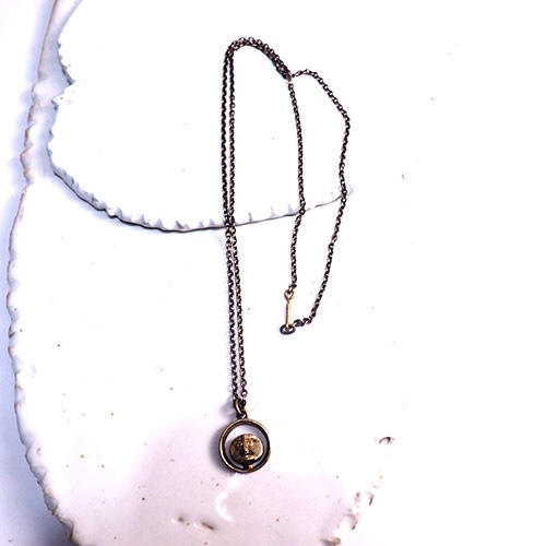 JORMA LAINE ヨルマレイン　ブロンズ　スモールフェイス　ネックレス