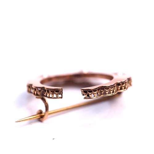 18金　シードパール　フレンチ　クレセントムーン　ブローチ