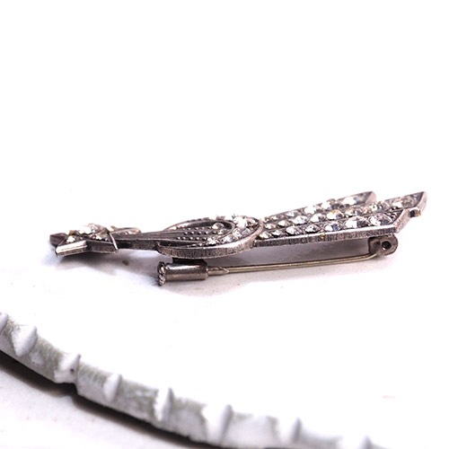 シルバーカラーメタル　流れ星ブローチ