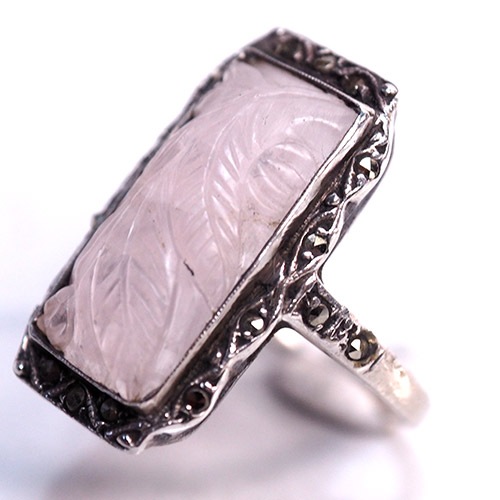 シルバー＆ローズクォーツ　葉の彫りのリング　