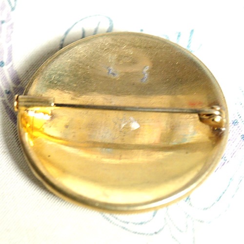 メタル　キメラ ブローチ