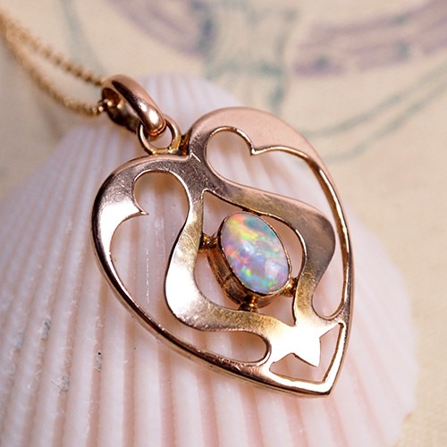 9金　アート＆クラフト　オパールハートペンダント