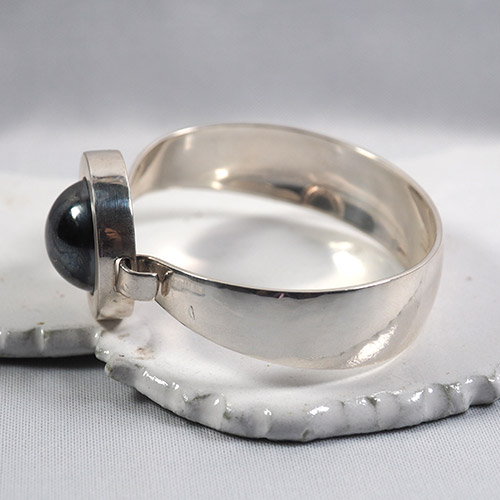 N.E.フロム　ヘマタイト＆シルバー　バングル