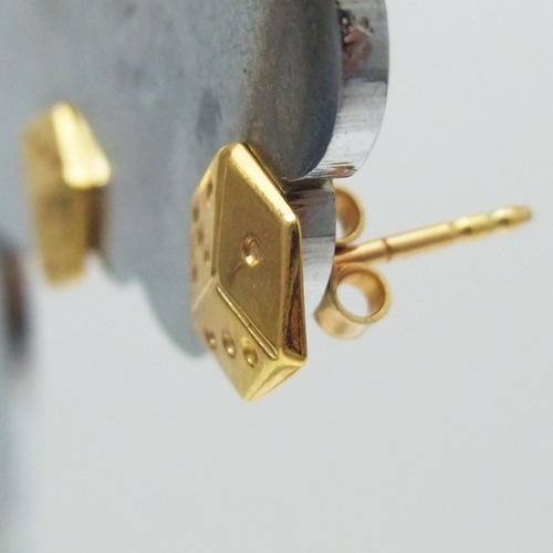 14金　サイコロピアス