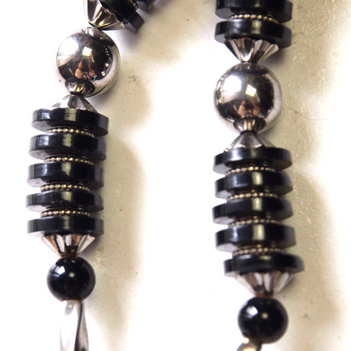 AUGUST BONAZ ボナーズ ブルー&ブラックガラリス アールデコネックレス