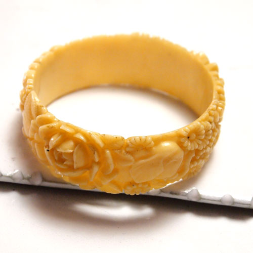 セルロイド　象と花のアイボリーバングル