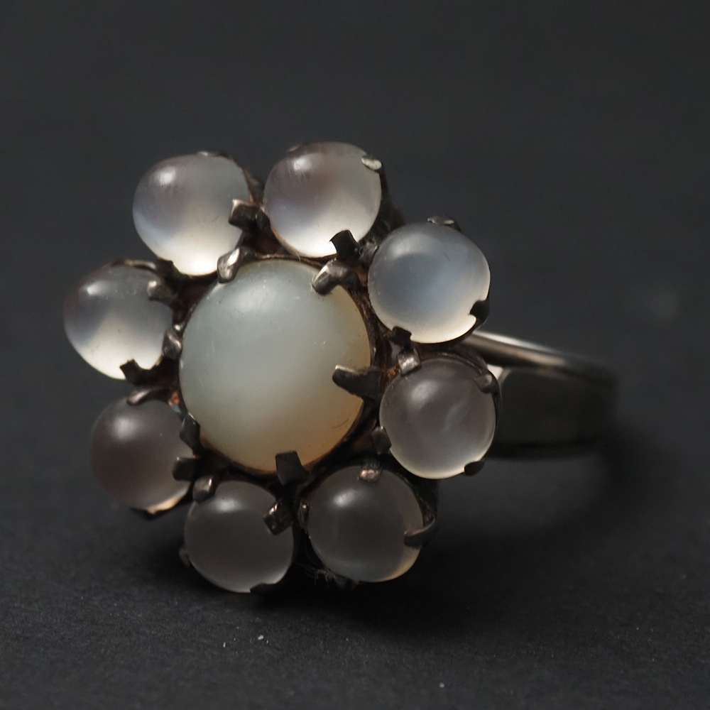 天然ムーンストーン フラワー・クラスター シルバーリング 