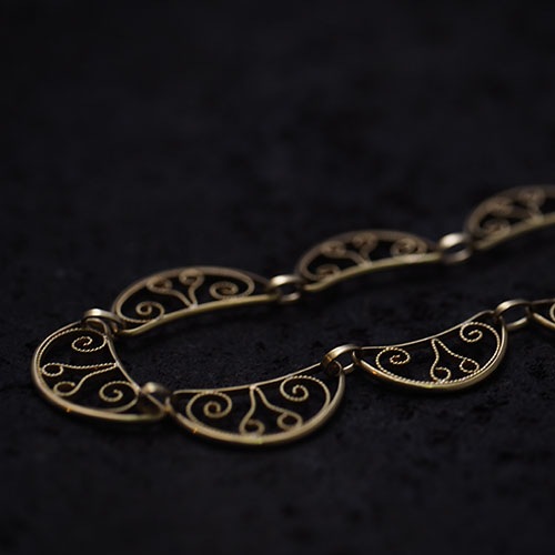 18金　フィリグリー 三日月ネックレス