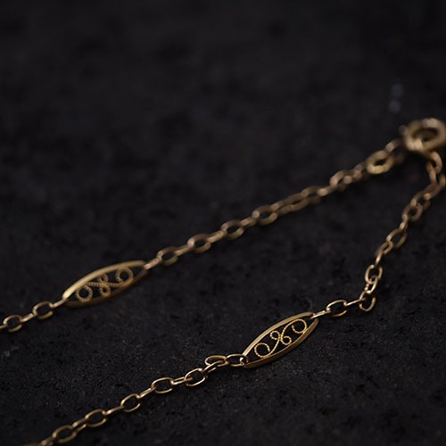 18金　フィリグリー 三日月ネックレス