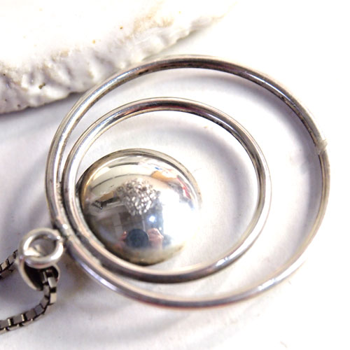 N.E.FROM (N.E.フロム）　デンマーク　ローズクォーツ ドットペンダント