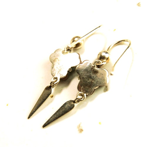 サフィレット　クローバー　シルバーピアス