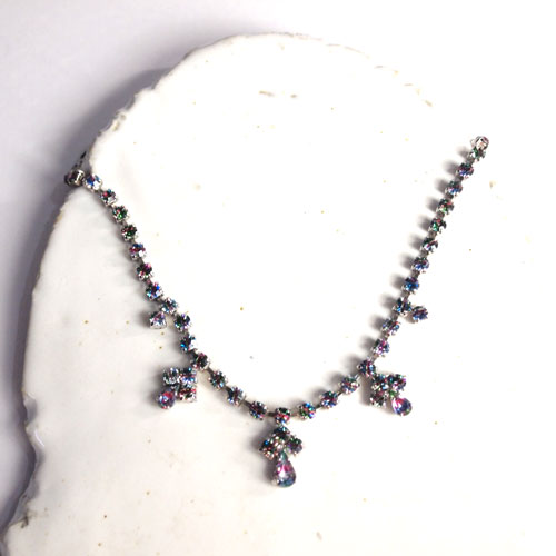 レインボーカラー　クリスタル　ネックレス