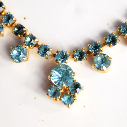 アクアカラークリスタル　ネックレス