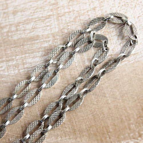 フランス　1900S  オーバルプレート　ロングチェーン（140cm)