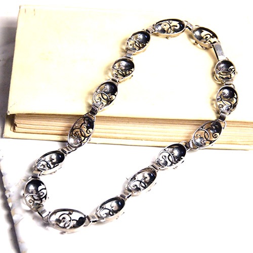 ERIK JUUL BUSCH デンマーク クラシカル　リーフネックレス