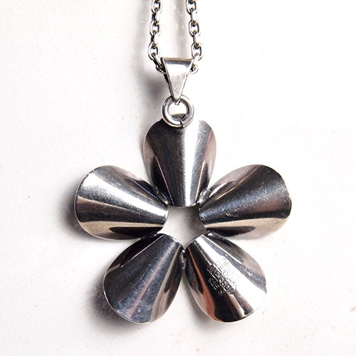 N.E.FROM (N.E.フロム）　デンマーク　フラワーペンダント