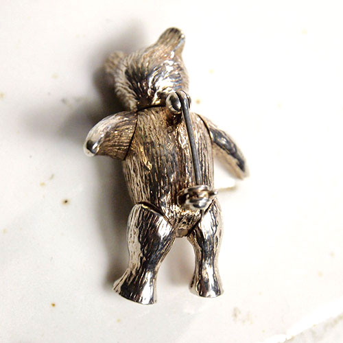 シルバー　テディベアブローチ