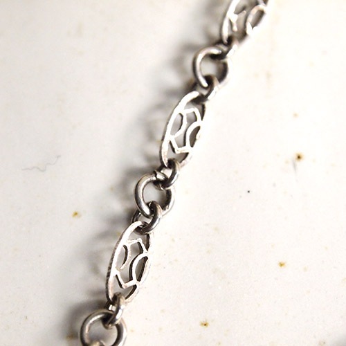 アール&クラフト　シルバー　透かし彫りチェーン