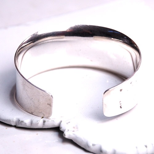 N.E.FROM (N.E.フロム）　デンマーク　ブルーグラス　ワイドバングル