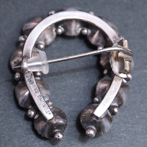 シルバー＆ペースト　ヴィクトリアン　ホースシューブローチ(3.4cm)