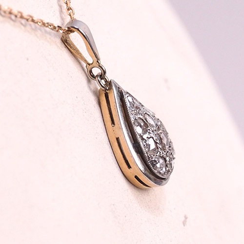 18金　ホワイトゴールド　ローズカットダイヤモンド　ドロップペンダント