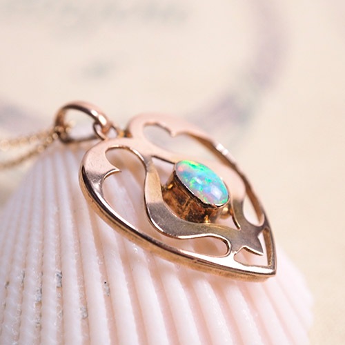 9金　アート＆クラフト　オパールハートペンダント