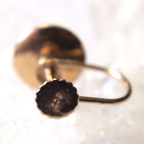 0-9金　ファセットカットゴールド　ネジ式イヤリング