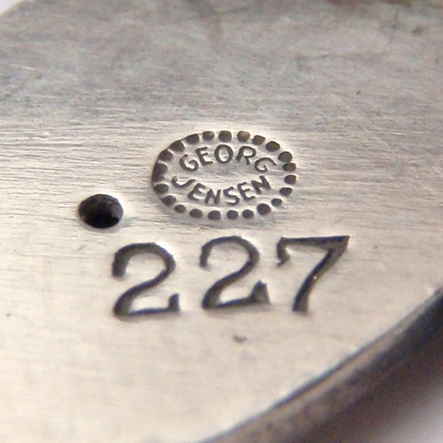 ジョージ・ジェンセン　フラワーエイコーン　ブローチ