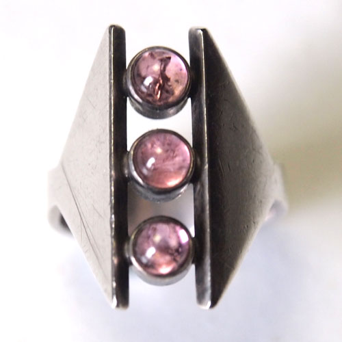 シルバー＆ピンクグラス　トライアングルリング