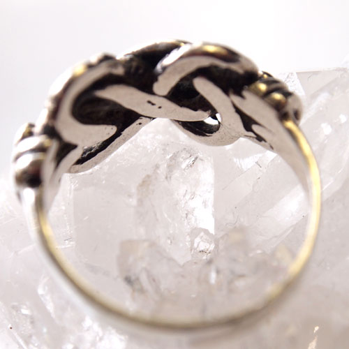 ヴィクトリアンシルバー　エイトノット（八の字結び）リング