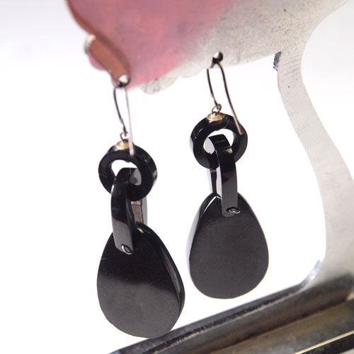 ヴィクトリアンジェット ミドルサイズ ピアス