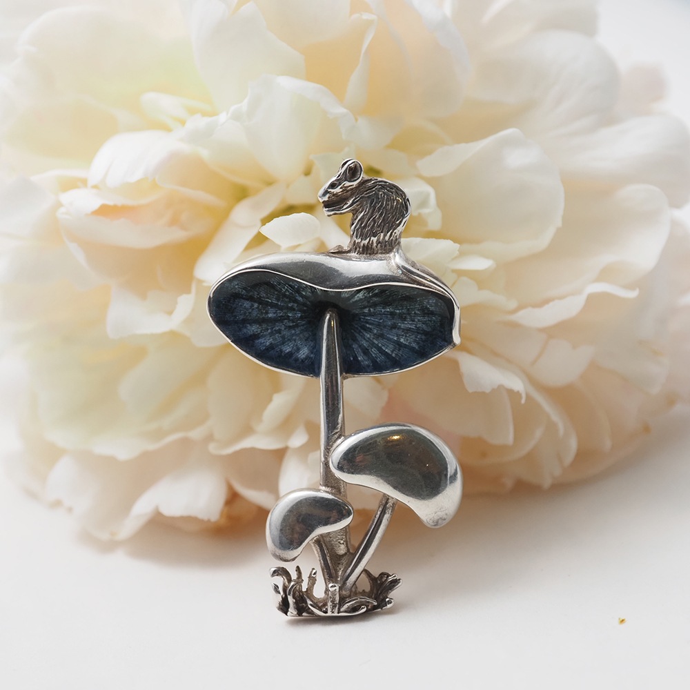 Norman Grant ノーマン・グラント シルバーエナメル「きのことネズミ」ブローチ