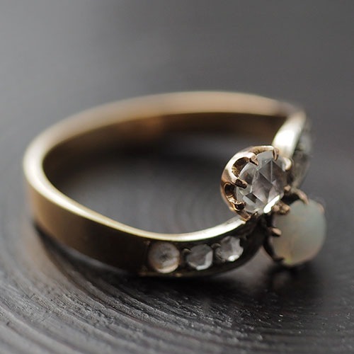 14金　天然オパール　ローズカットダイヤモンド　トワエモアリング