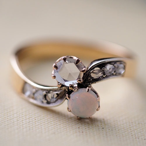 14金　天然オパール　ローズカットダイヤモンド　トワエモアリング