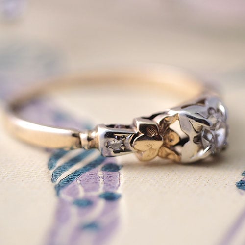 14金　天然ダイヤモンドフラワーソリティアリング（フィンランド）