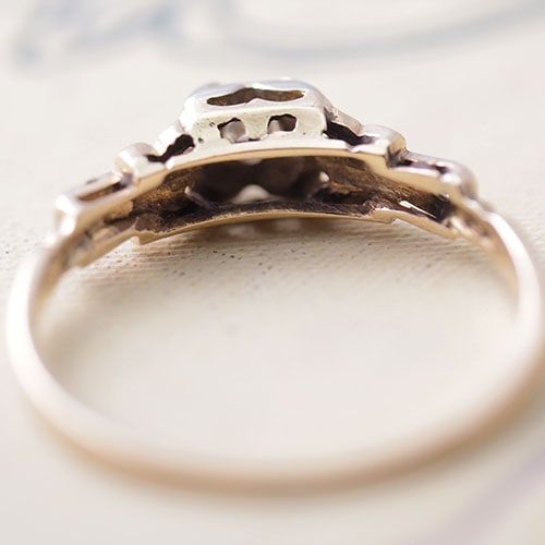 14金　天然ダイヤモンドフラワーソリティアリング（フィンランド）