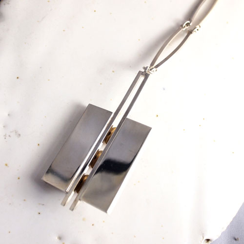 N.E.FROM (N.E.フロム）　デンマーク　ローズクォーツ スクエアモダンネックレス