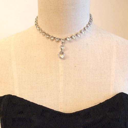 クリスタル＆プラチナム（メタル）ドロップネックレス