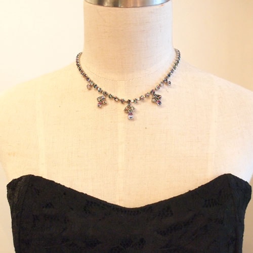 レインボーカラー　クリスタル　ネックレス