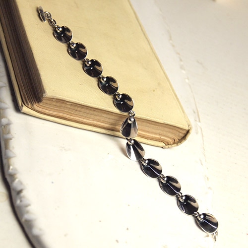 N.E.FROM (N.E.フロム) デンマーク モダンフラワーブレスレット