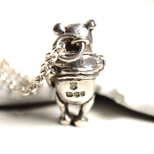 シルバー　Winnie the pooh　チャームペンダント