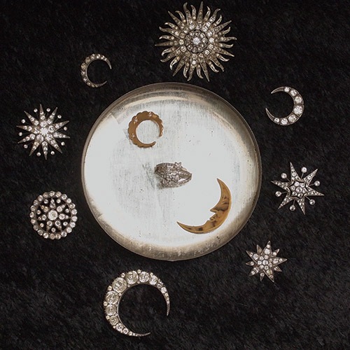 18金　シードパール　フレンチ　クレセントムーン　ブローチ