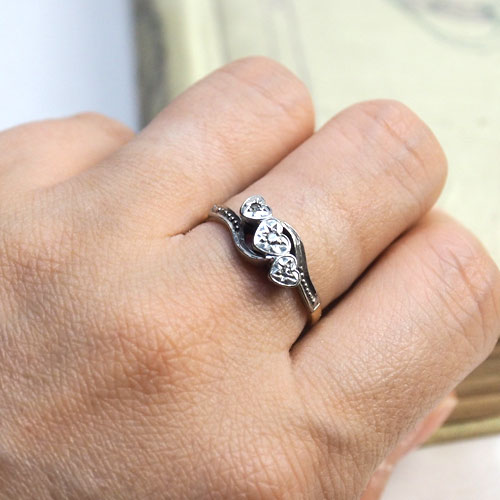 18金　プラチナ　ダイヤモンド　トリプルハートリング（アンティークジュエリー）