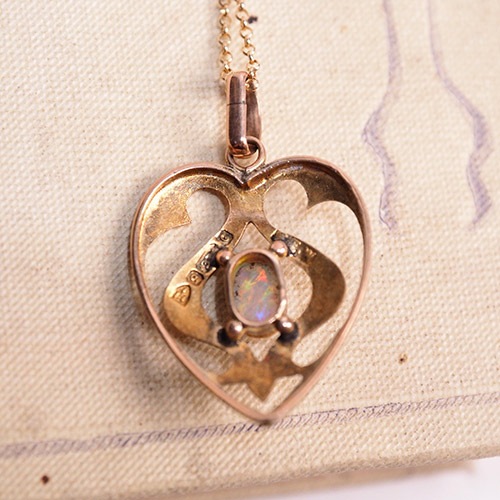 9金　アート＆クラフト　オパールハートペンダント