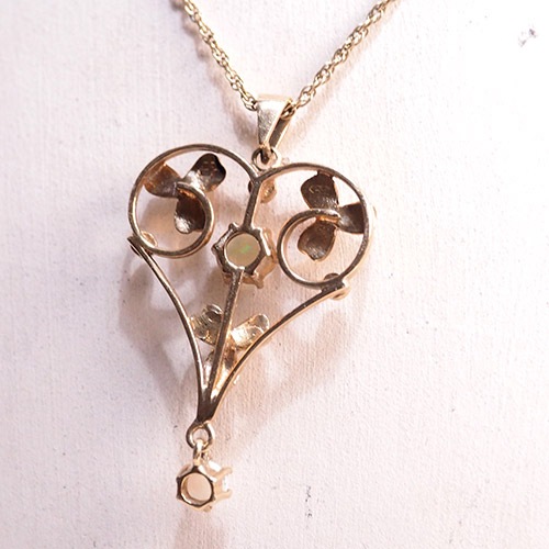 9金　オパール　クローパー＆ハート　ペンダント&チェーン