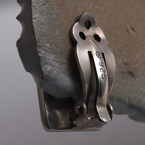 シルバー&ブラックエナメル クリップイヤリング