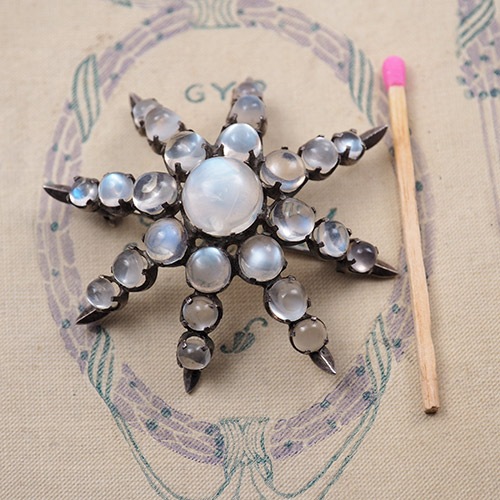 シルバー　ブルームーンストーン　ビッグスターブローチ