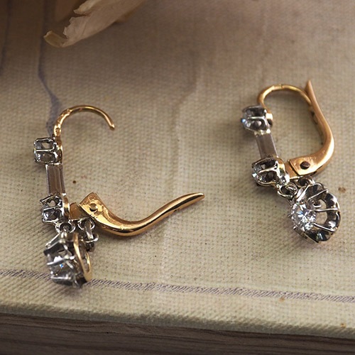 18金　ホワイトゴールド　ダイヤモンド　トリプルピアス